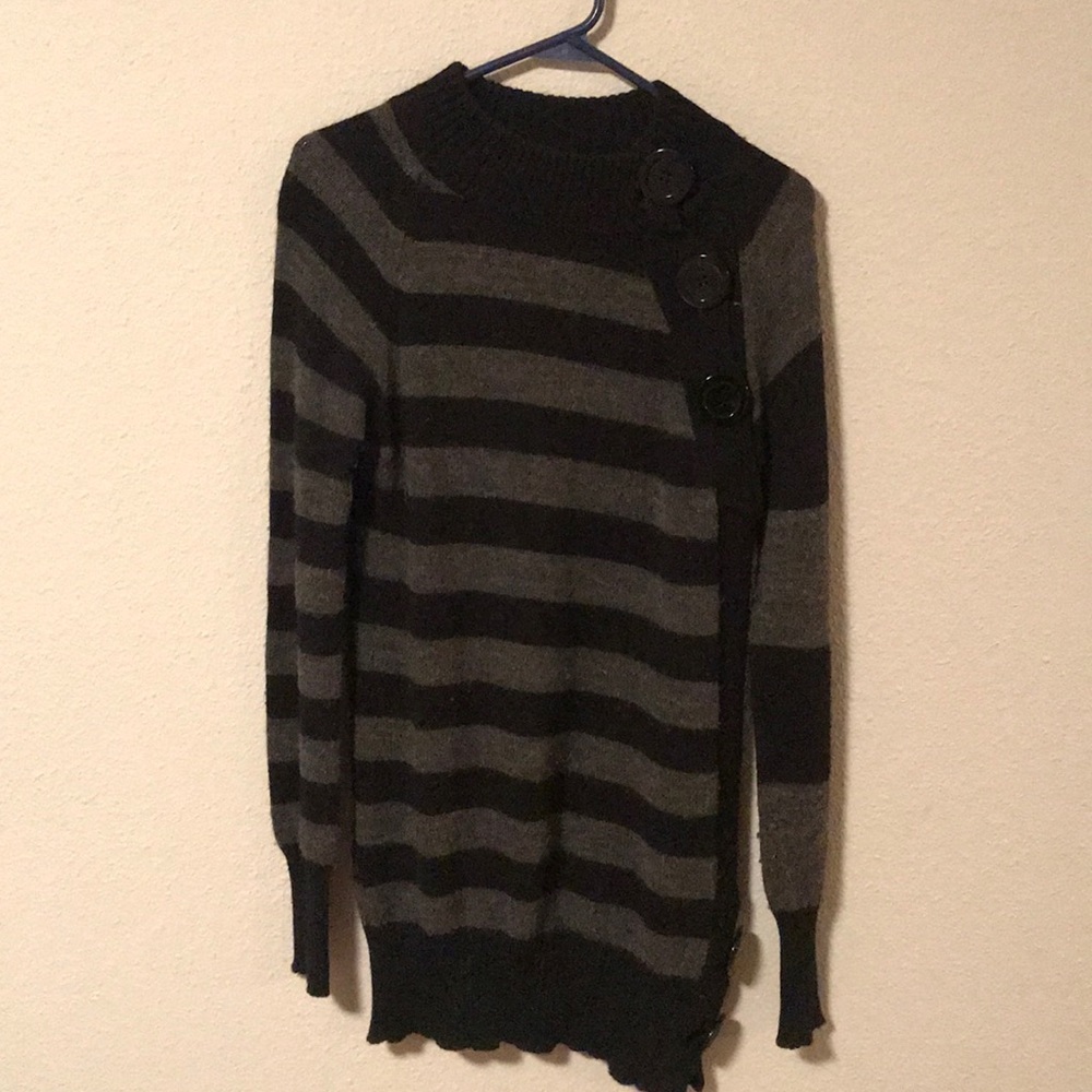 Long United Nations winter sweater